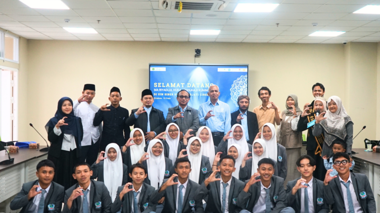 Eksplorasi Kampus Digital, Siswa MA Riyadlul Huda Kuningan Antusias Berkunjung ke UIN Siber Syekh Nurjati Cirebon
