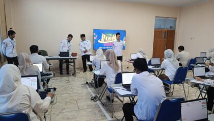 Wakil Rektor dan Kabag Umum Akademik Monitoring Hari Pertama UM-PTKIN 2026 di UIN Siber Cirebon